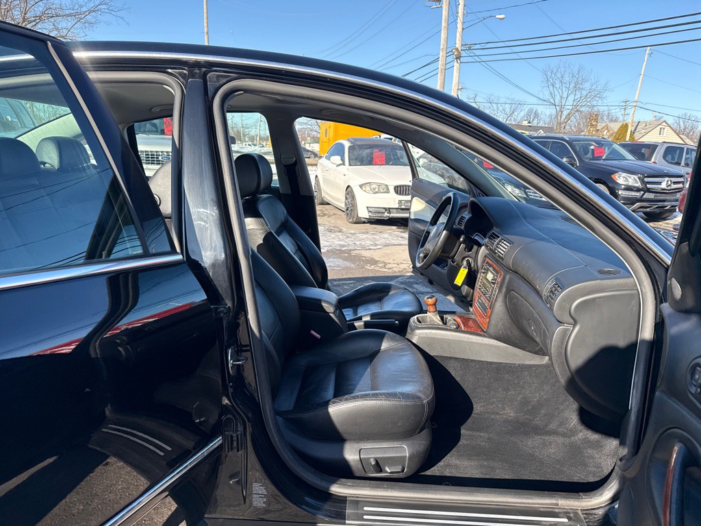 2003 Volkswagen Passat Image 10