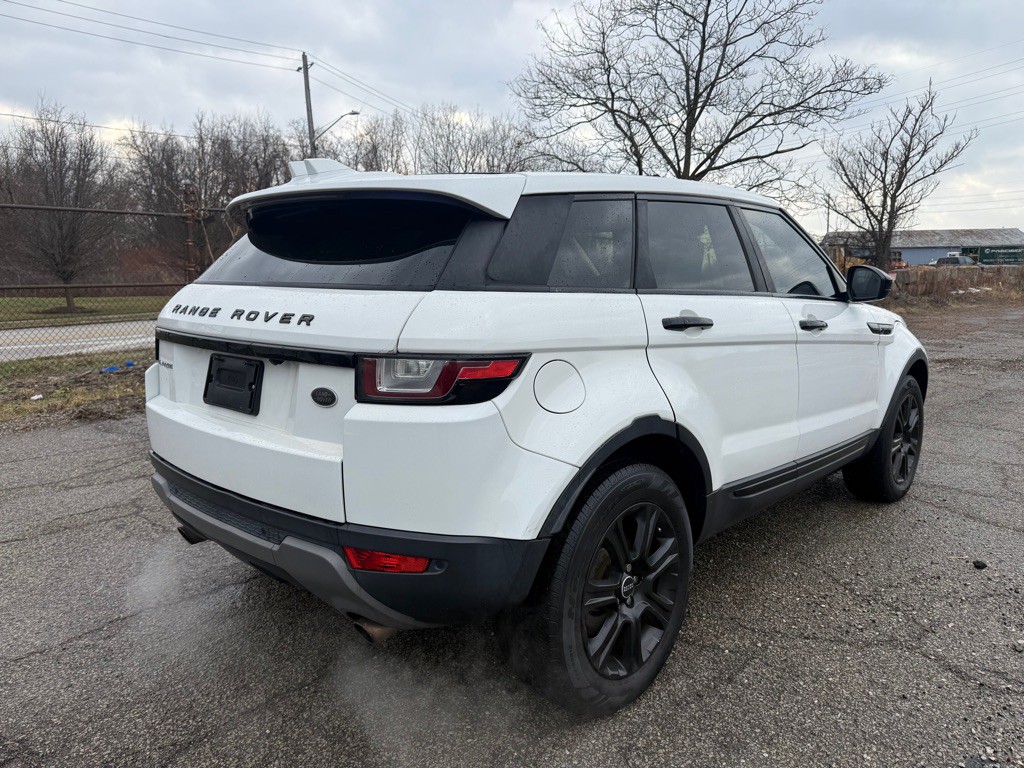 2017 Land Rover Range Rover Evoque Image 3