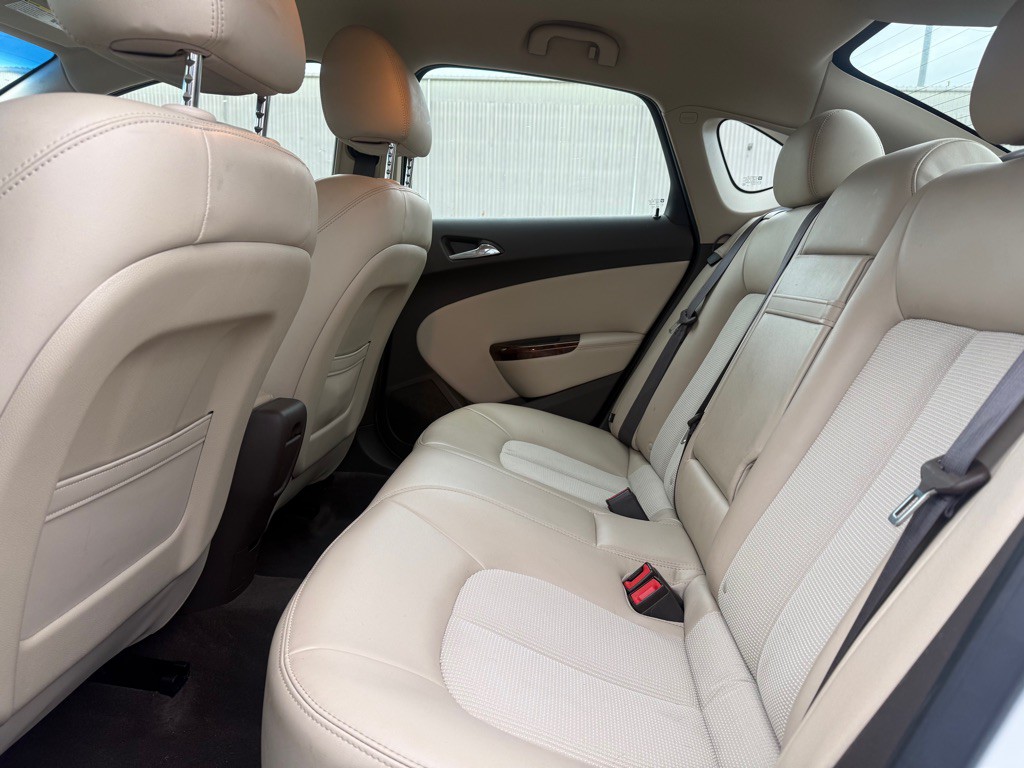 2012 Buick Verano Image 11