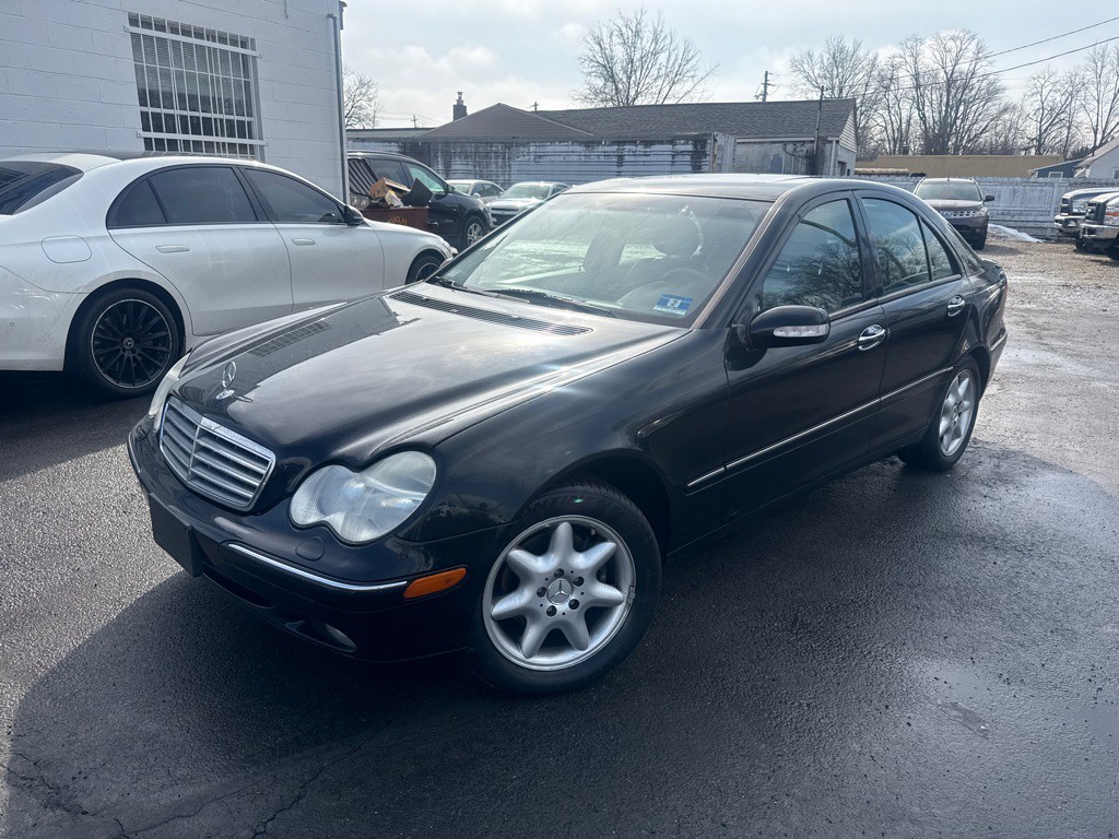 2003 Mercedes-Benz C-Class Image 1