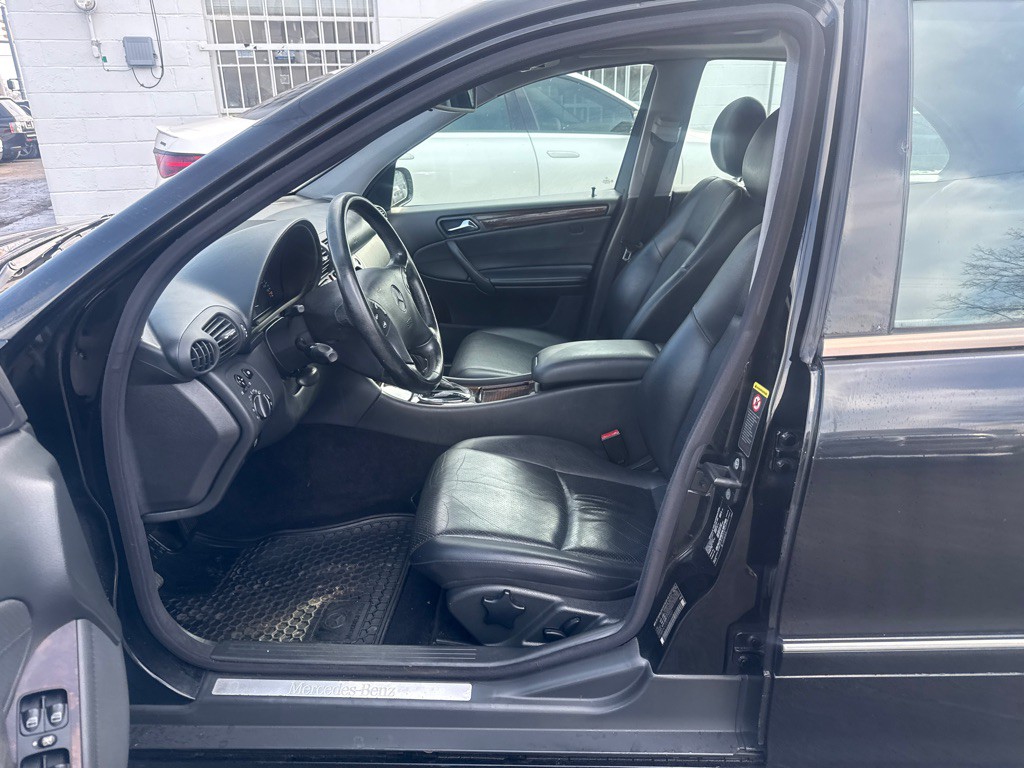 2003 Mercedes-Benz C-Class Image 9