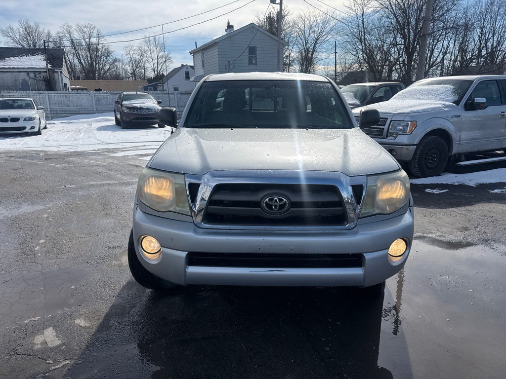 2010 Toyota Tacoma Image 2
