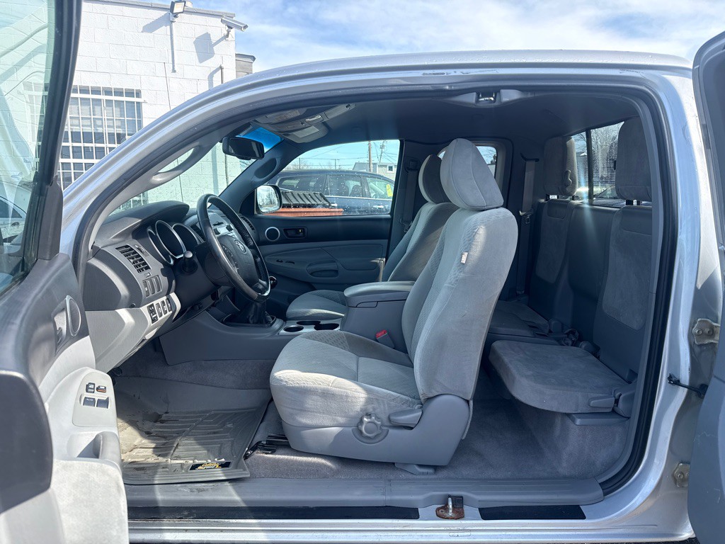 2010 Toyota Tacoma Image 8