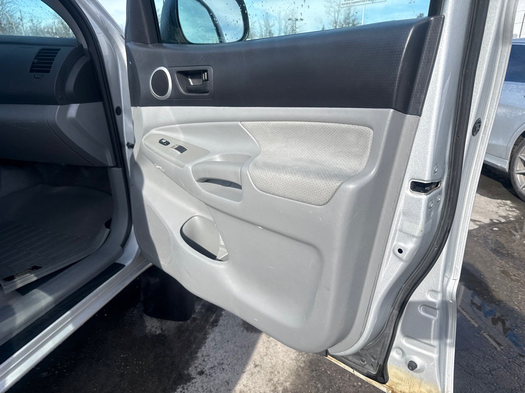 2010 Toyota Tacoma Image 14