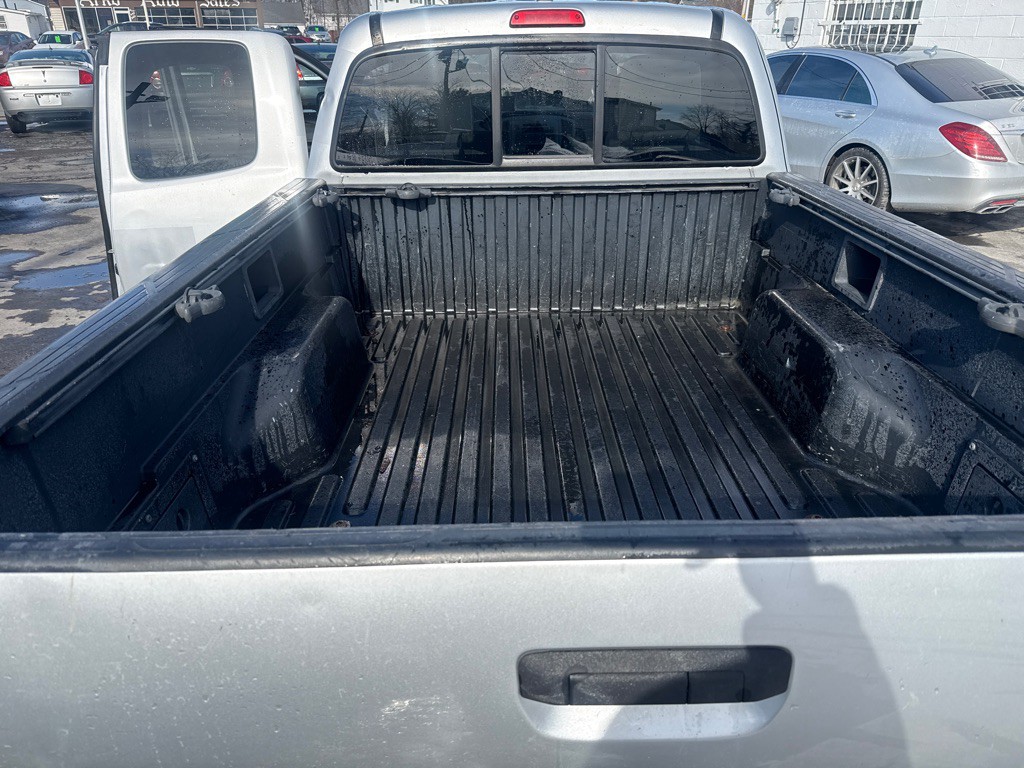 2010 Toyota Tacoma Image 21