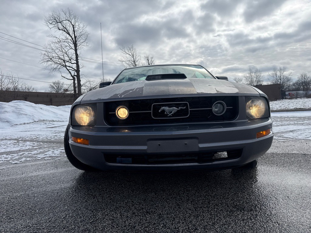 2007 Ford Mustang Image 2