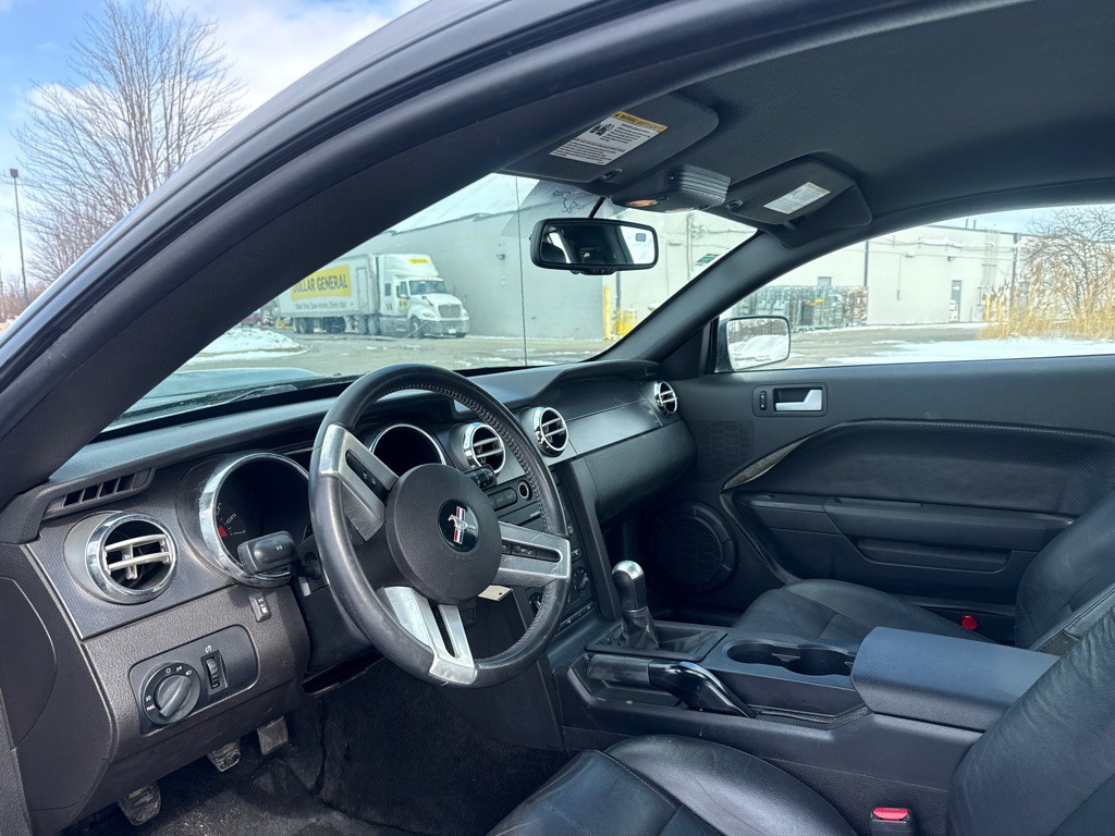 2007 Ford Mustang Image 12