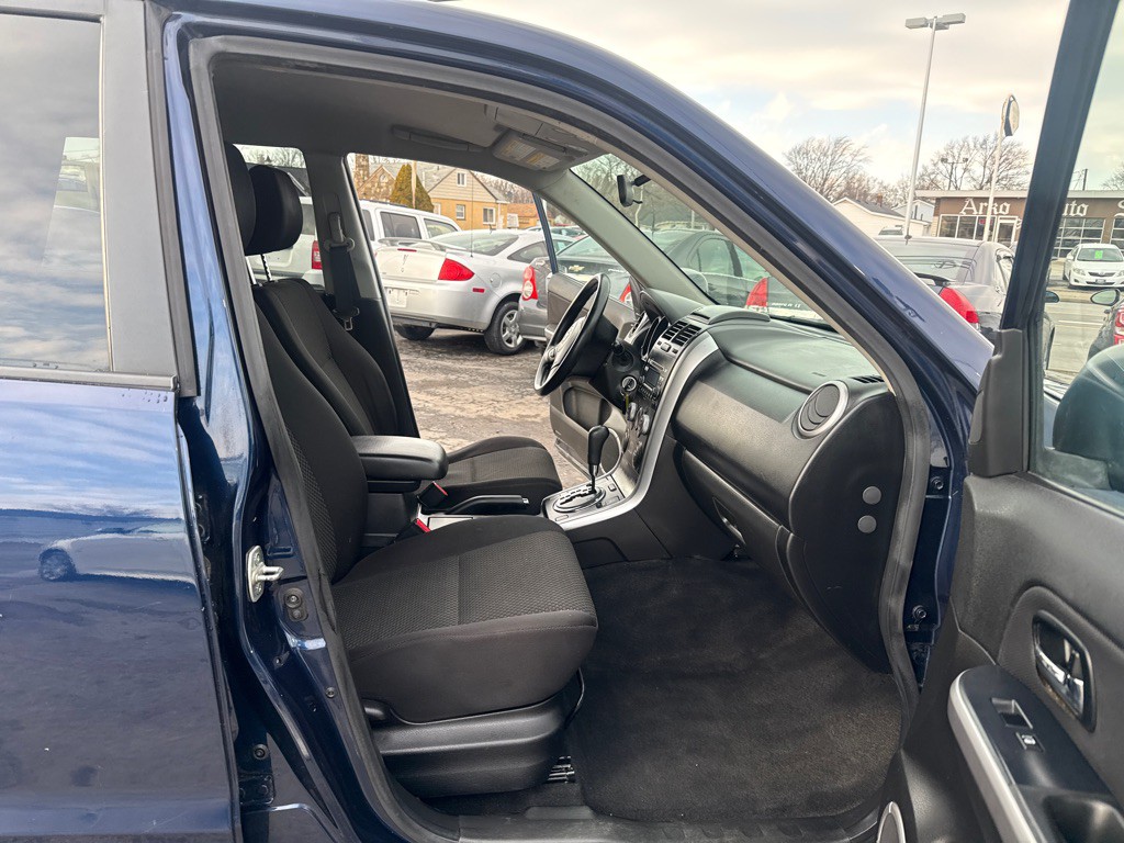 2010 Suzuki Grand Vitara Image 11