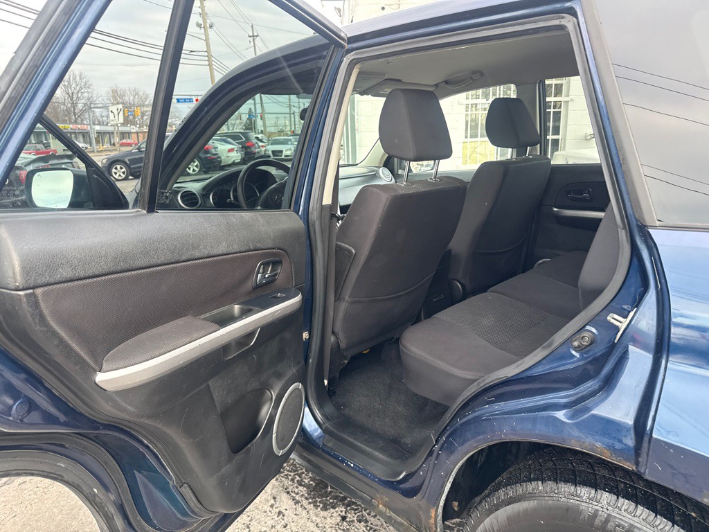 2010 Suzuki Grand Vitara Image 12