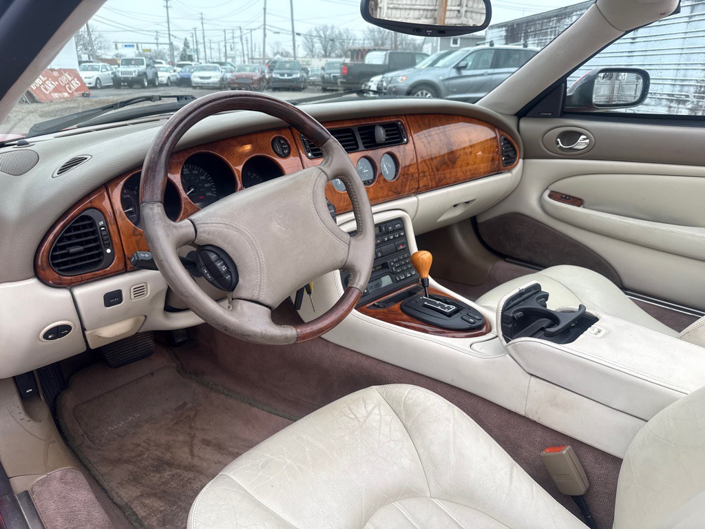 2000 Jaguar XK-Series Image 12