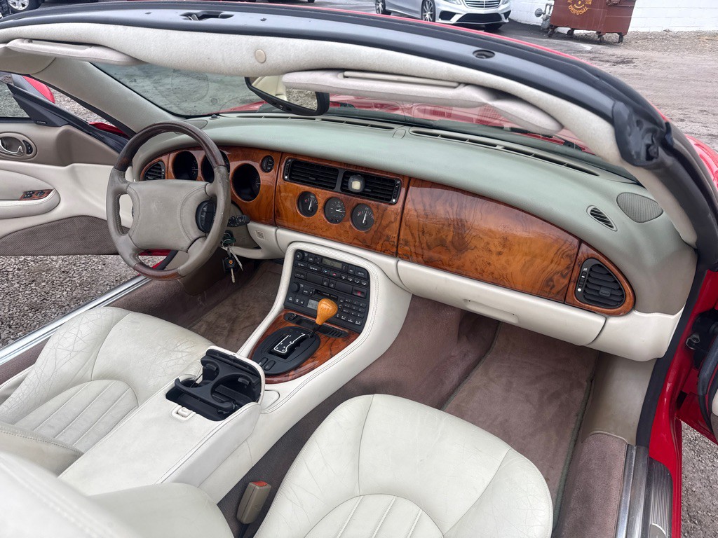 2000 Jaguar XK-Series Image 13