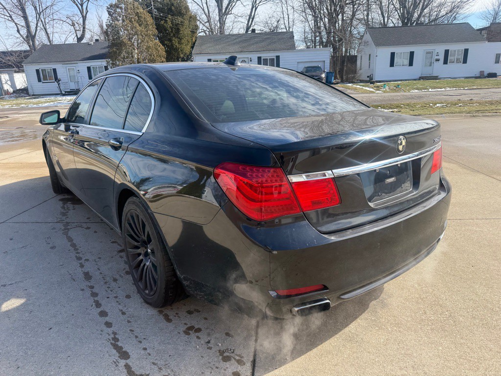 2012 BMW 7 Series Image 7