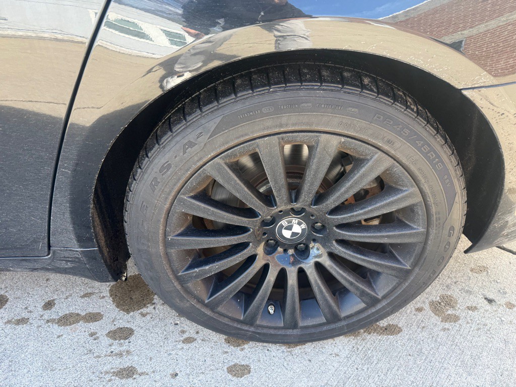 2012 BMW 7 Series Image 16