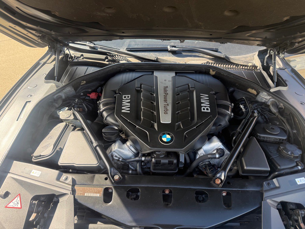 2012 BMW 7 Series Image 17