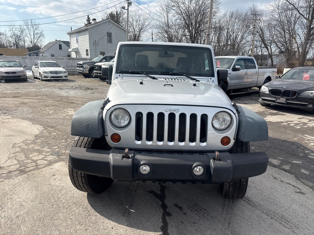 2011 Jeep Wrangler Image 2
