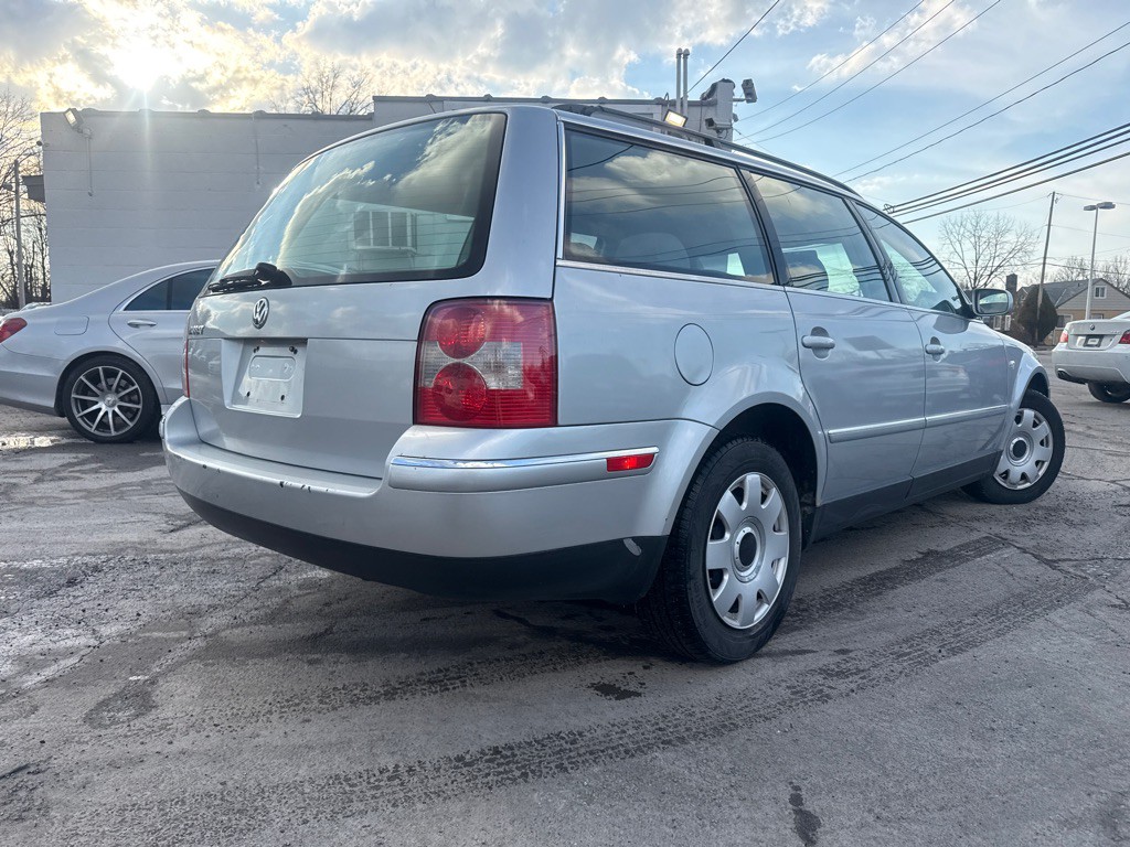 2002 Volkswagen Passat Image 6