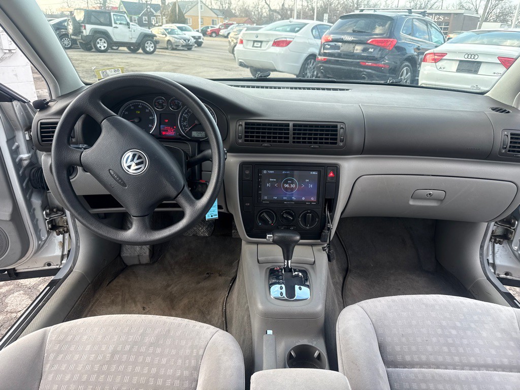 2002 Volkswagen Passat Image 9