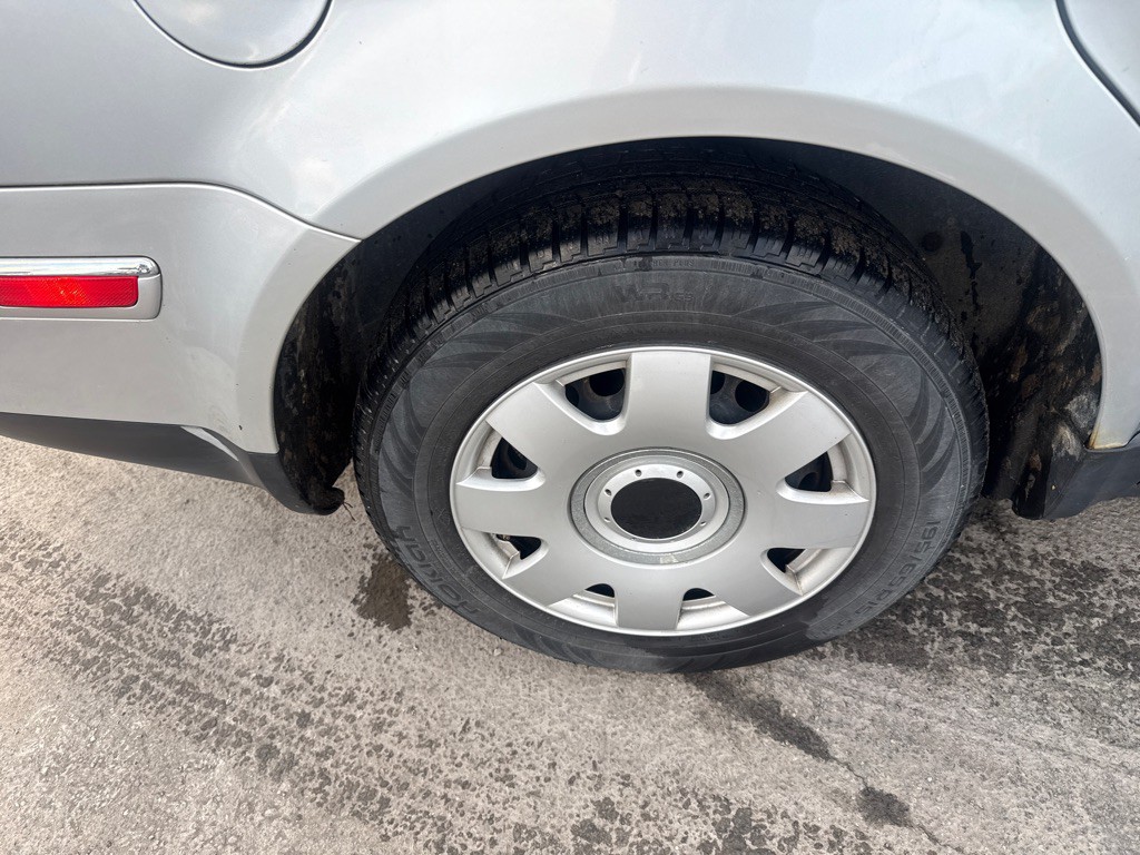 2002 Volkswagen Passat Image 17