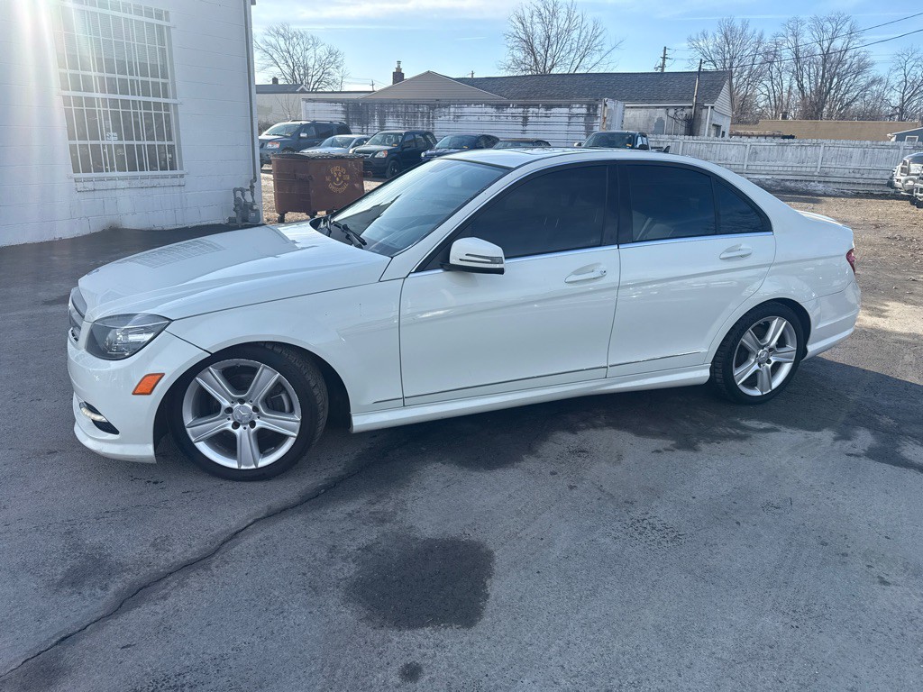 2011 Mercedes-Benz C-Class Image 5
