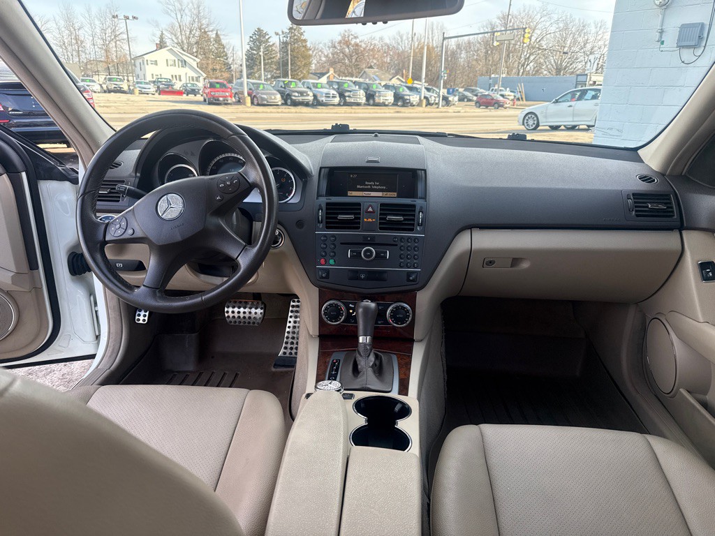 2011 Mercedes-Benz C-Class Image 9