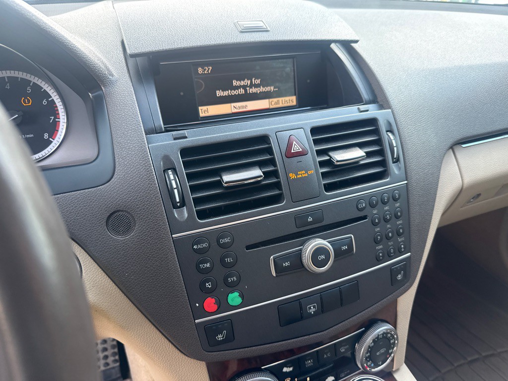 2011 Mercedes-Benz C-Class Image 16