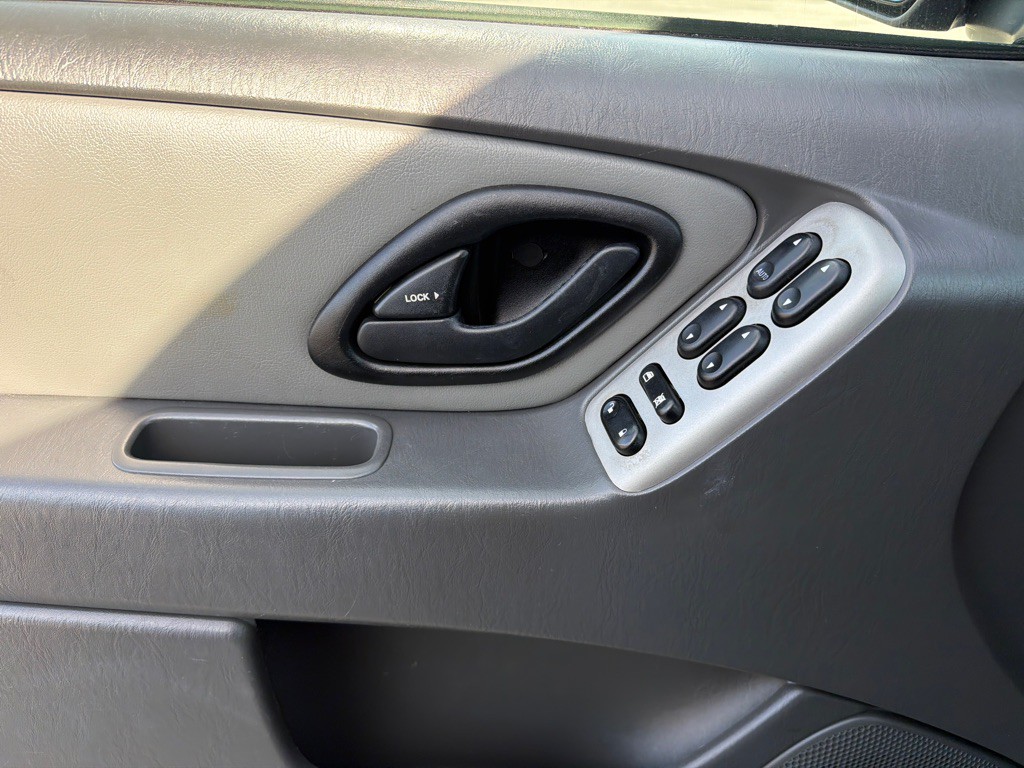2006 Ford Escape Image 15