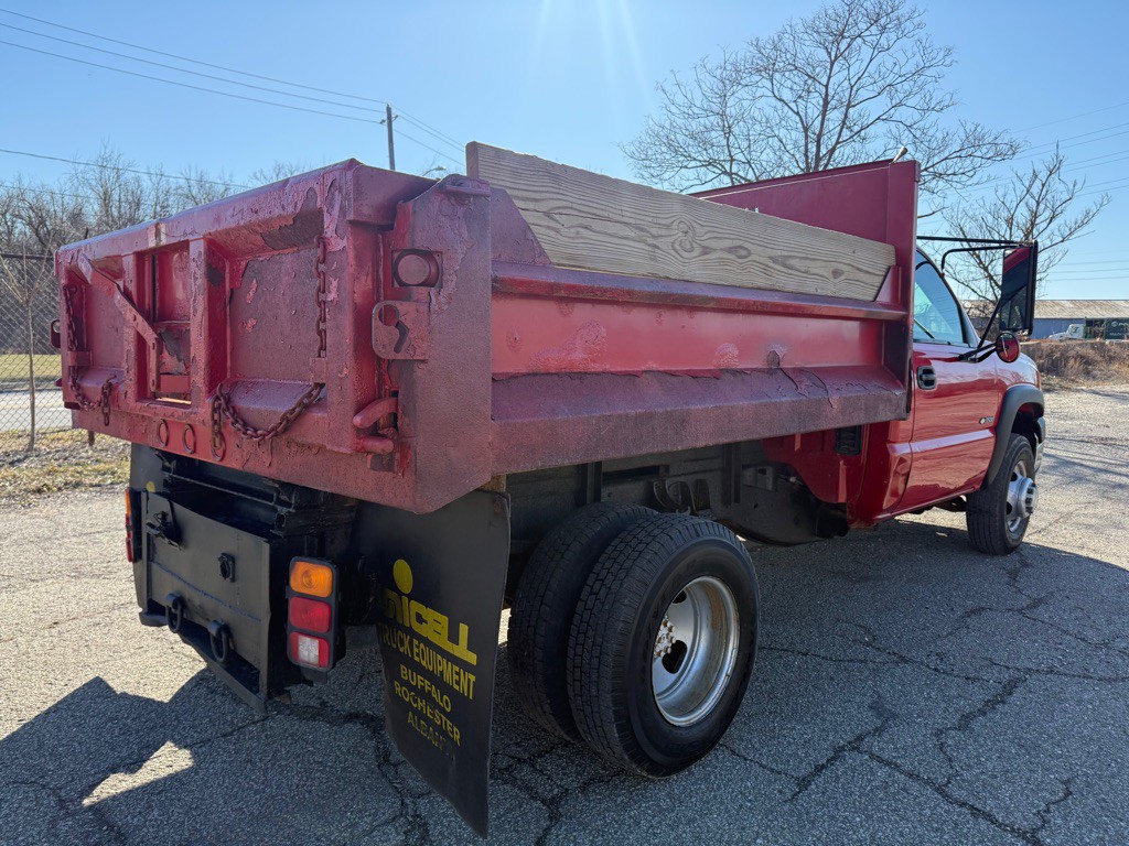 2003 Chevrolet Silverado 1500 Image 3
