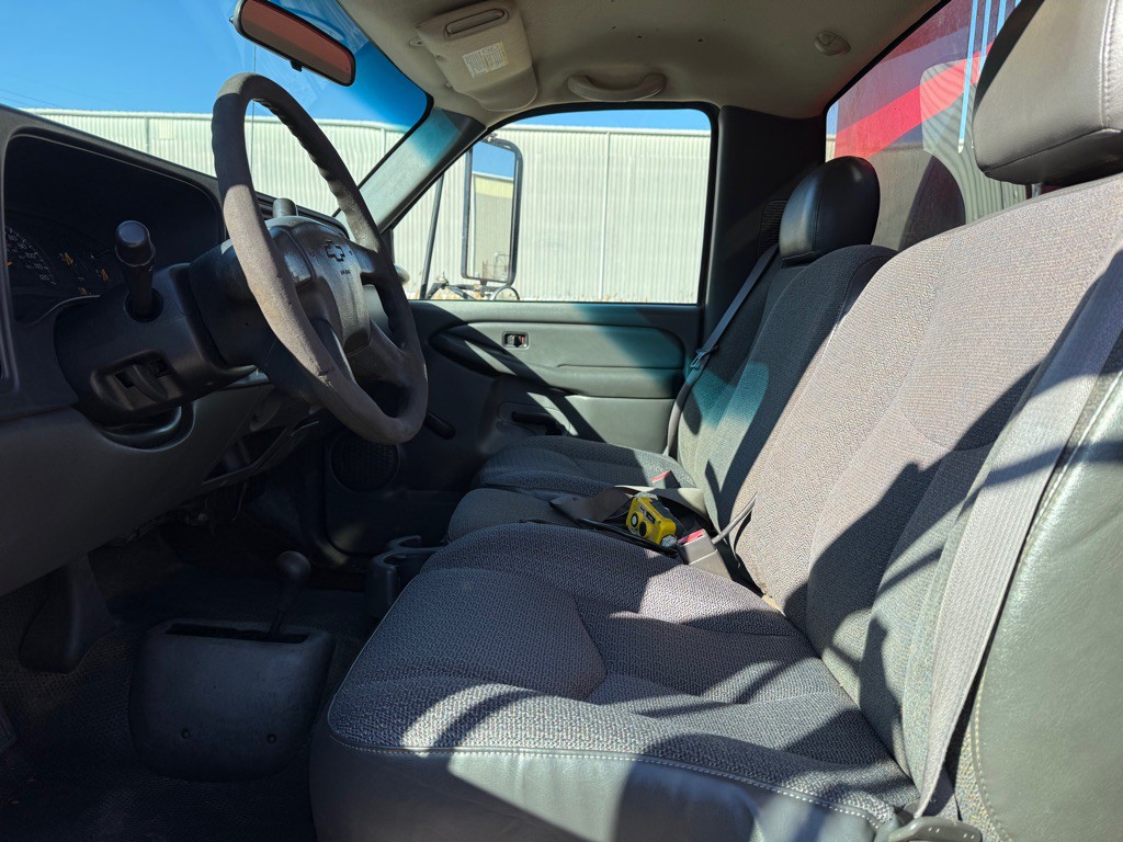2003 Chevrolet Silverado 1500 Image 9