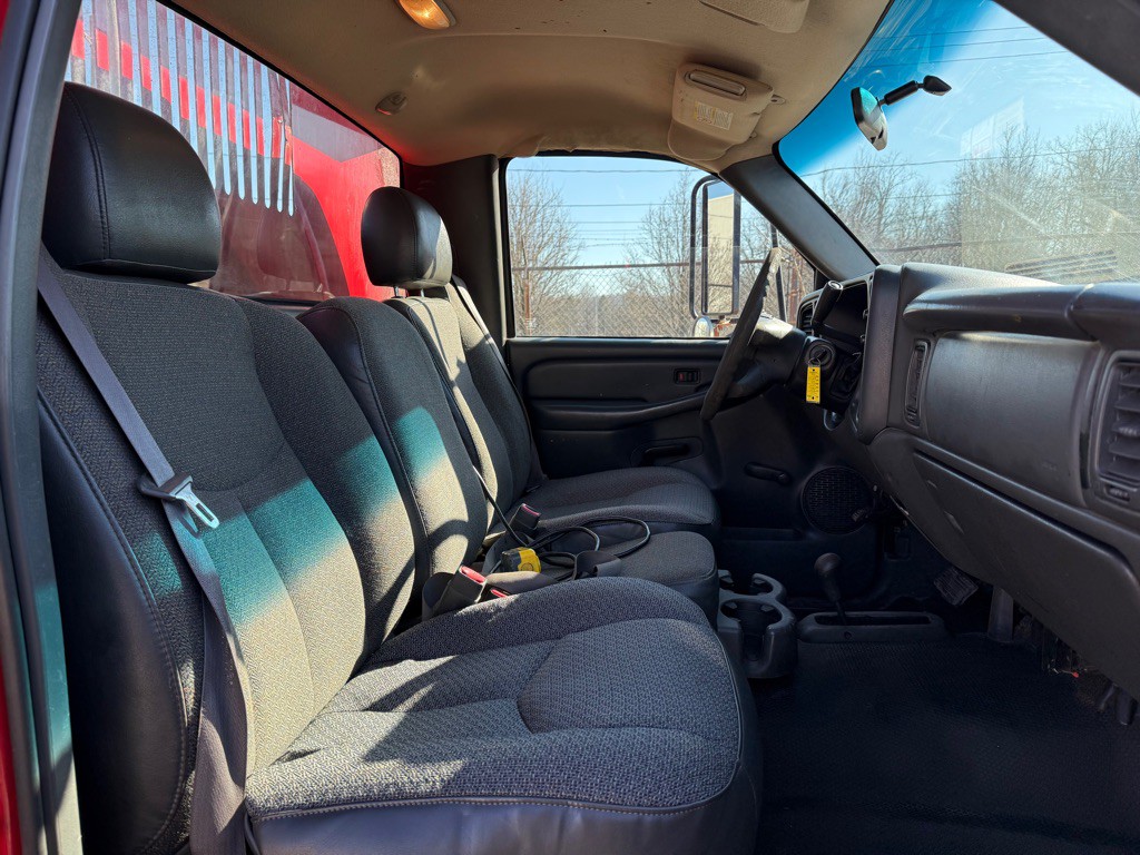 2003 Chevrolet Silverado 1500 Image 10