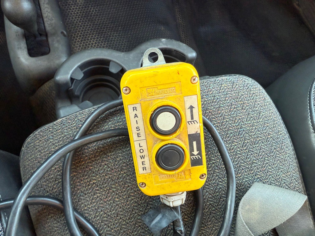 2003 Chevrolet Silverado 1500 Image 13