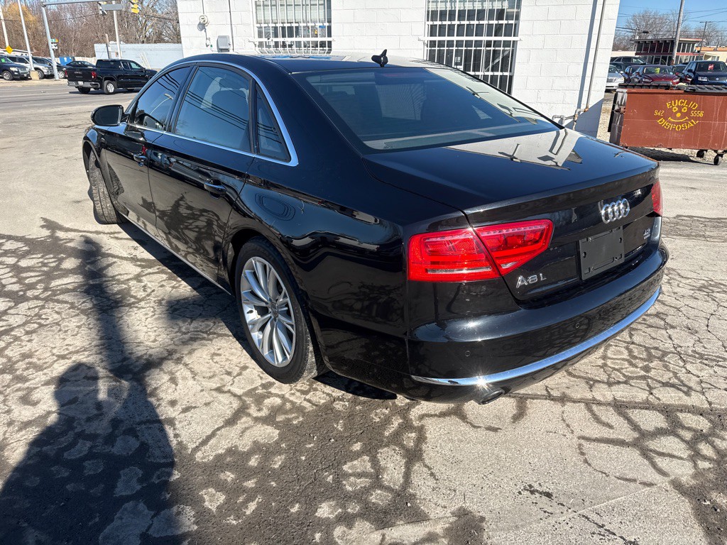2011 Audi A8 Image 8