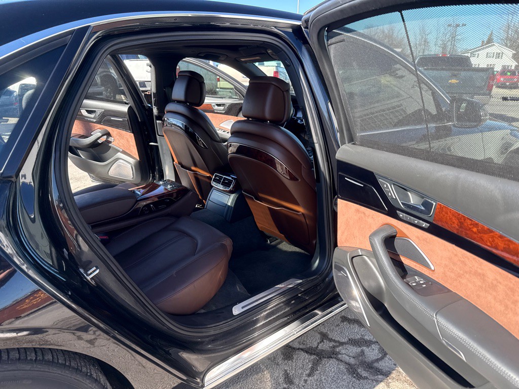 2011 Audi A8 Image 13