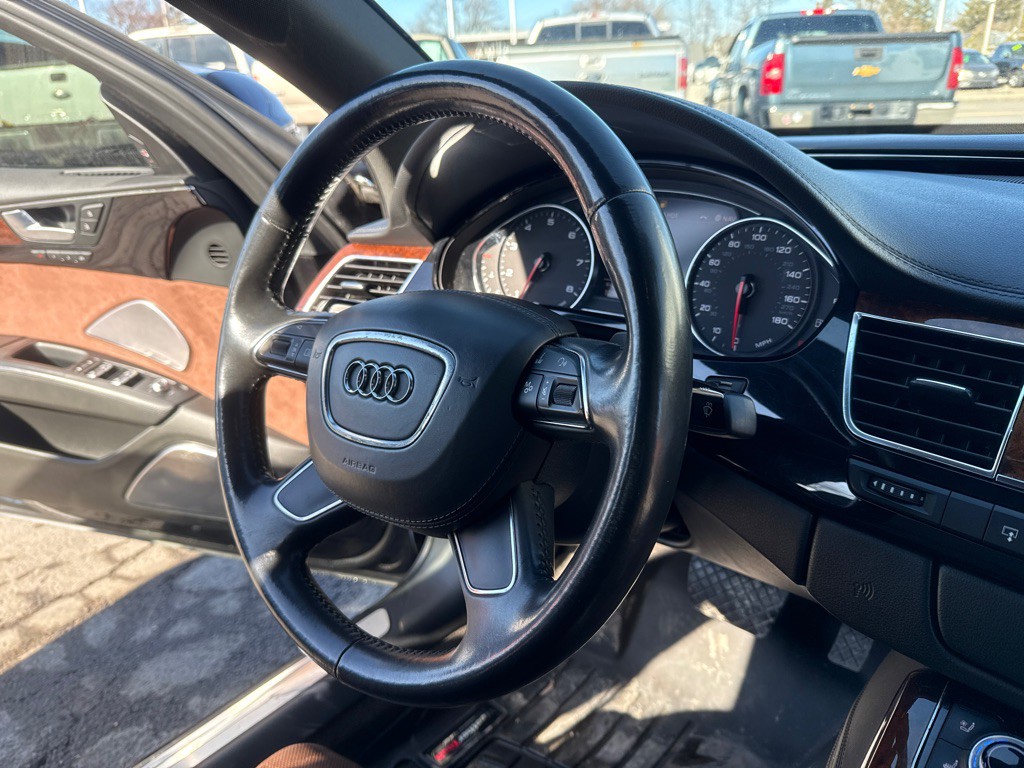 2011 Audi A8 Image 15