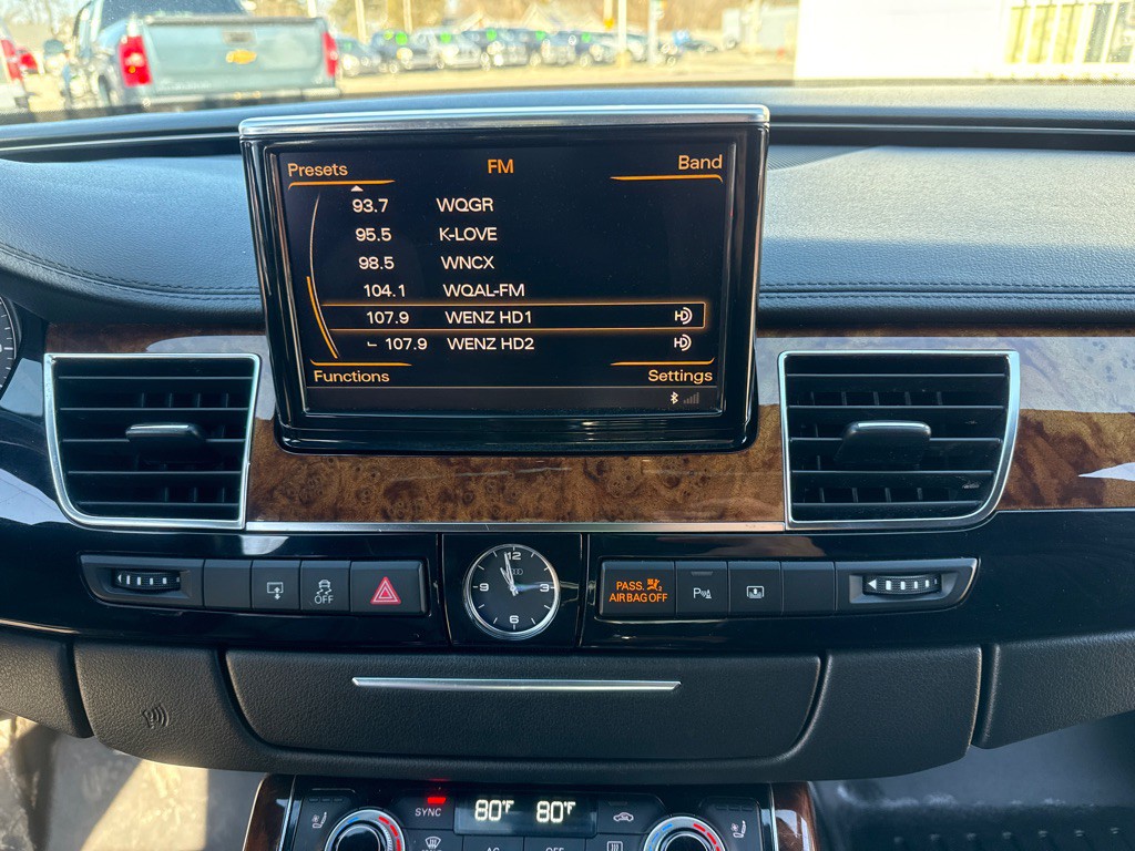 2011 Audi A8 Image 16