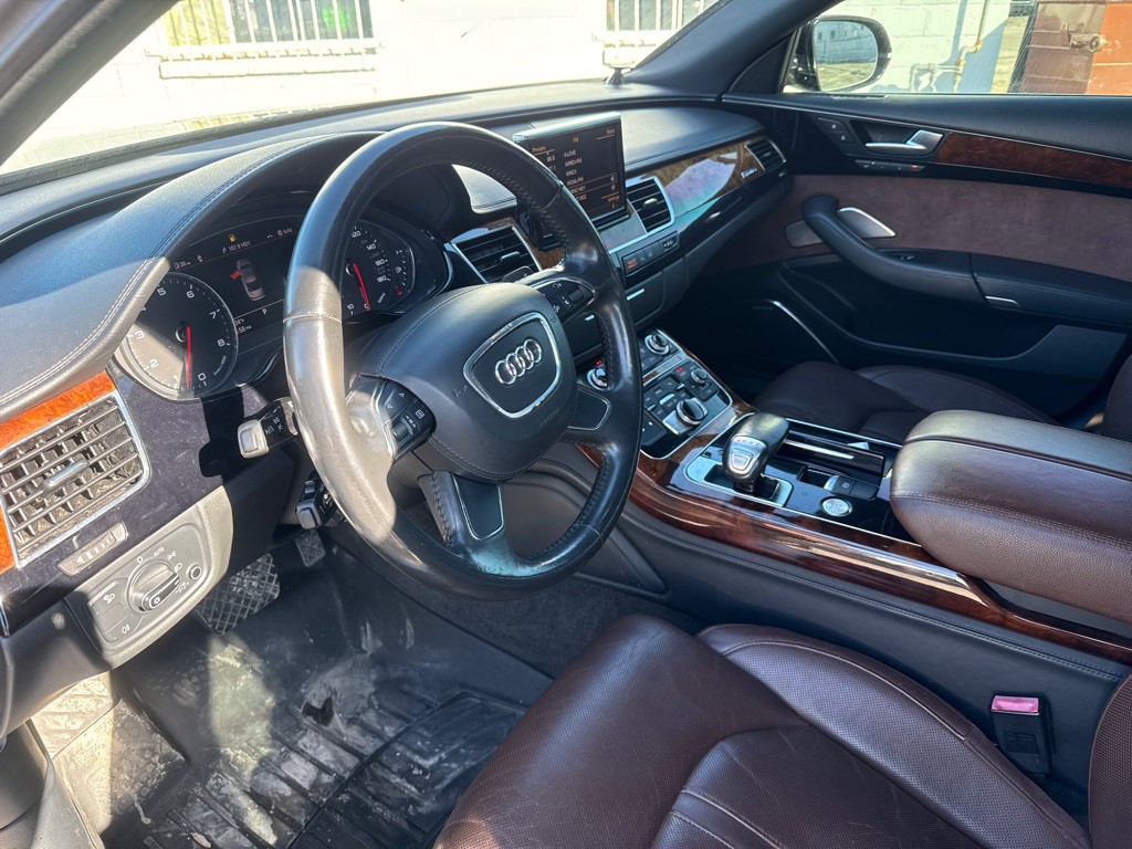 2011 Audi A8 Image 20