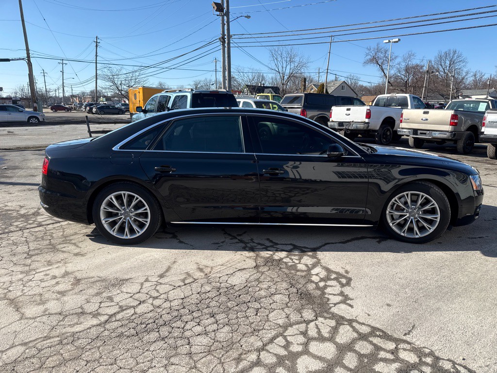2011 Audi A8 Image 4