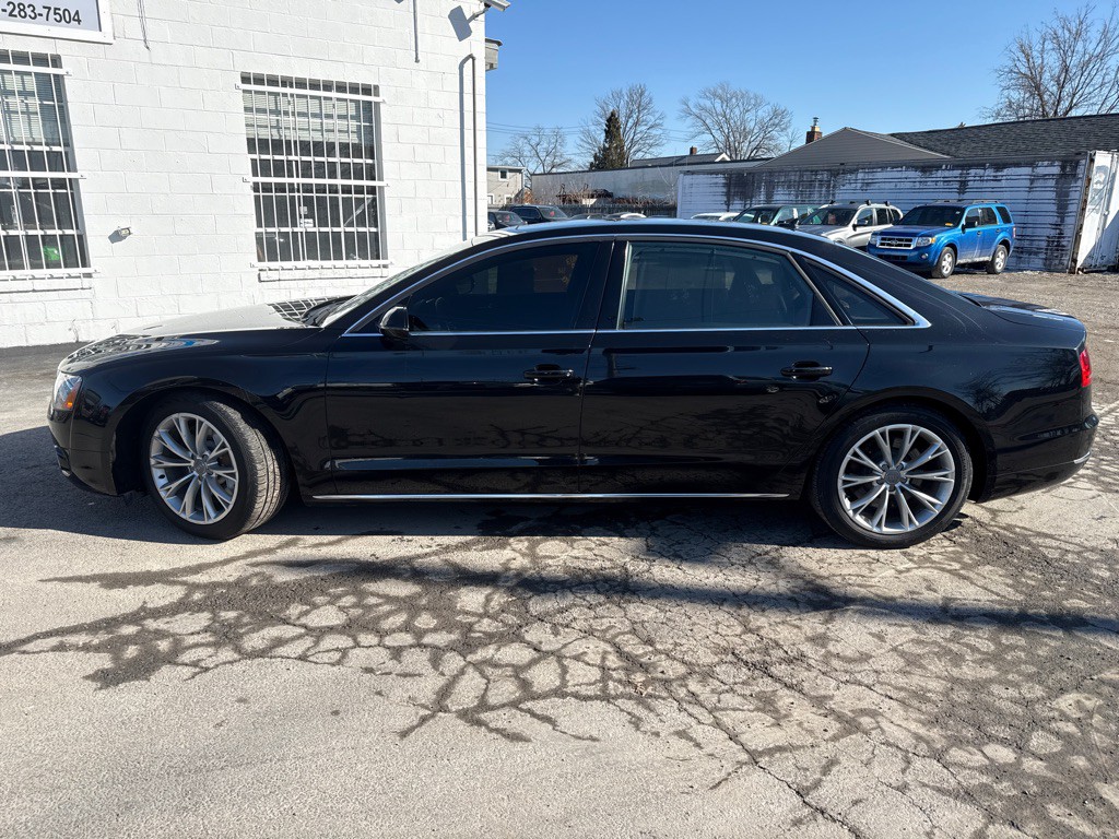 2011 Audi A8 Image 5