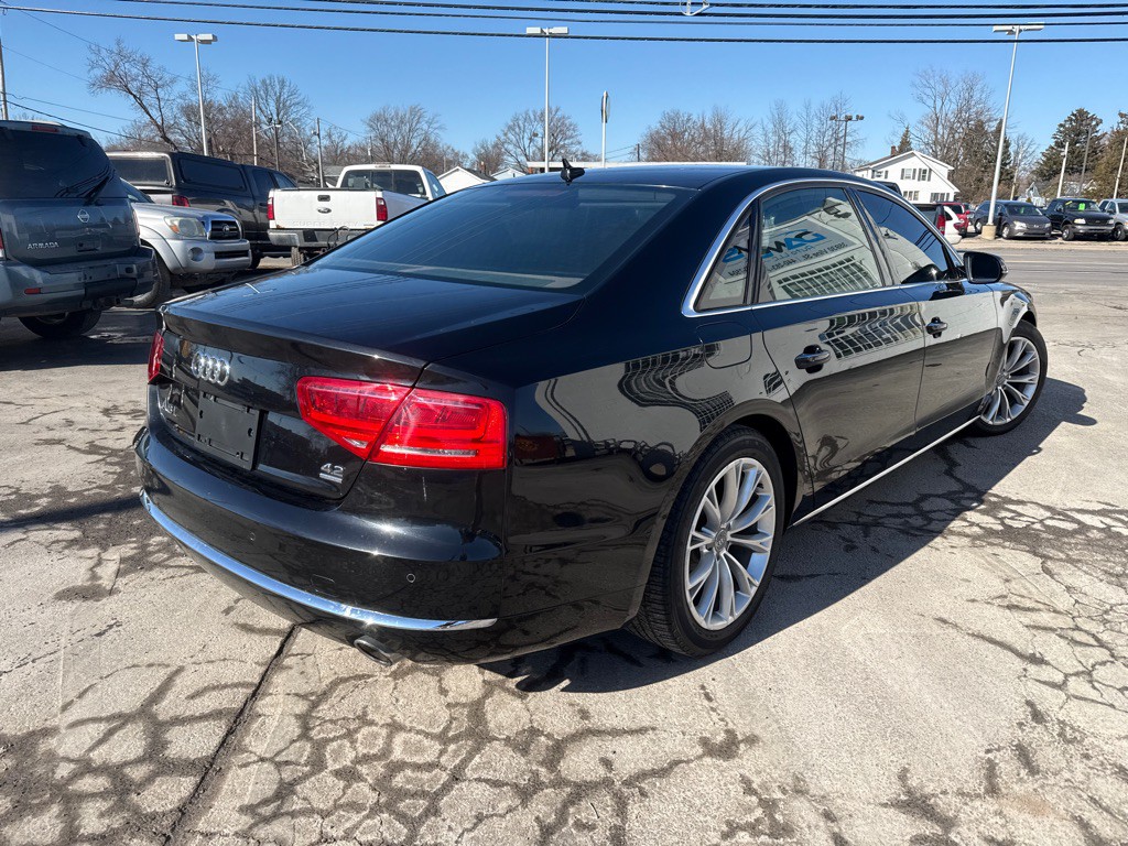 2011 Audi A8 Image 6