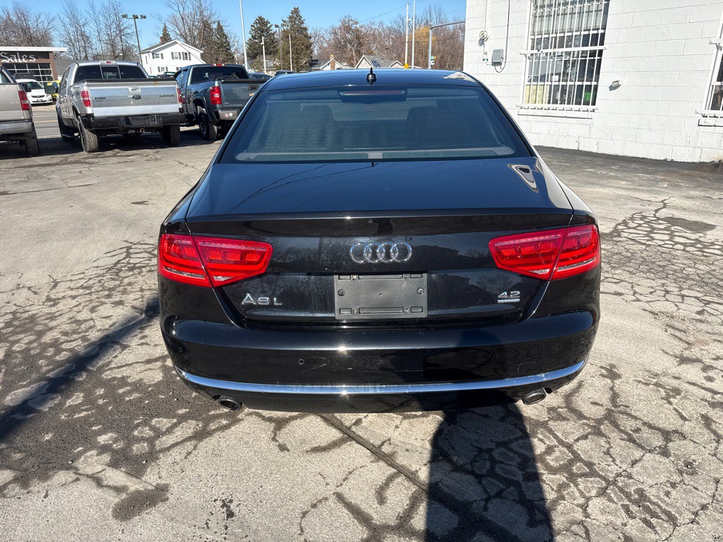 2011 Audi A8 Image 7