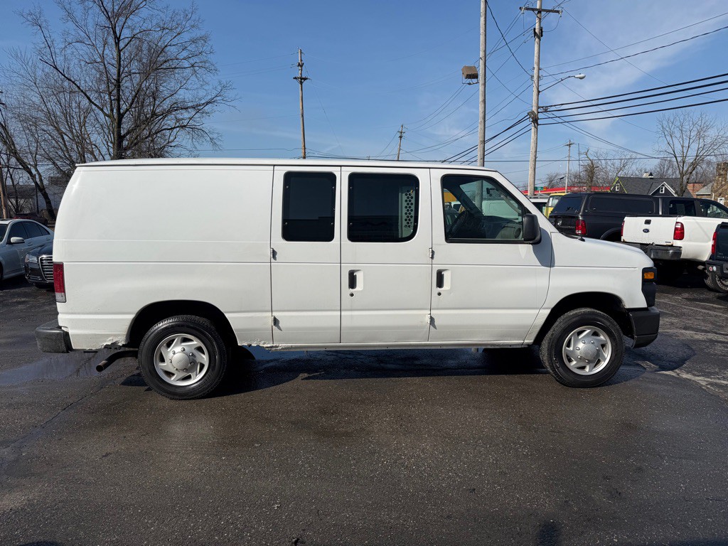 2012 Ford Econoline Image 4