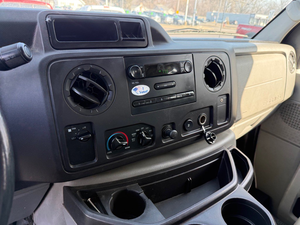 2012 Ford Econoline Image 12