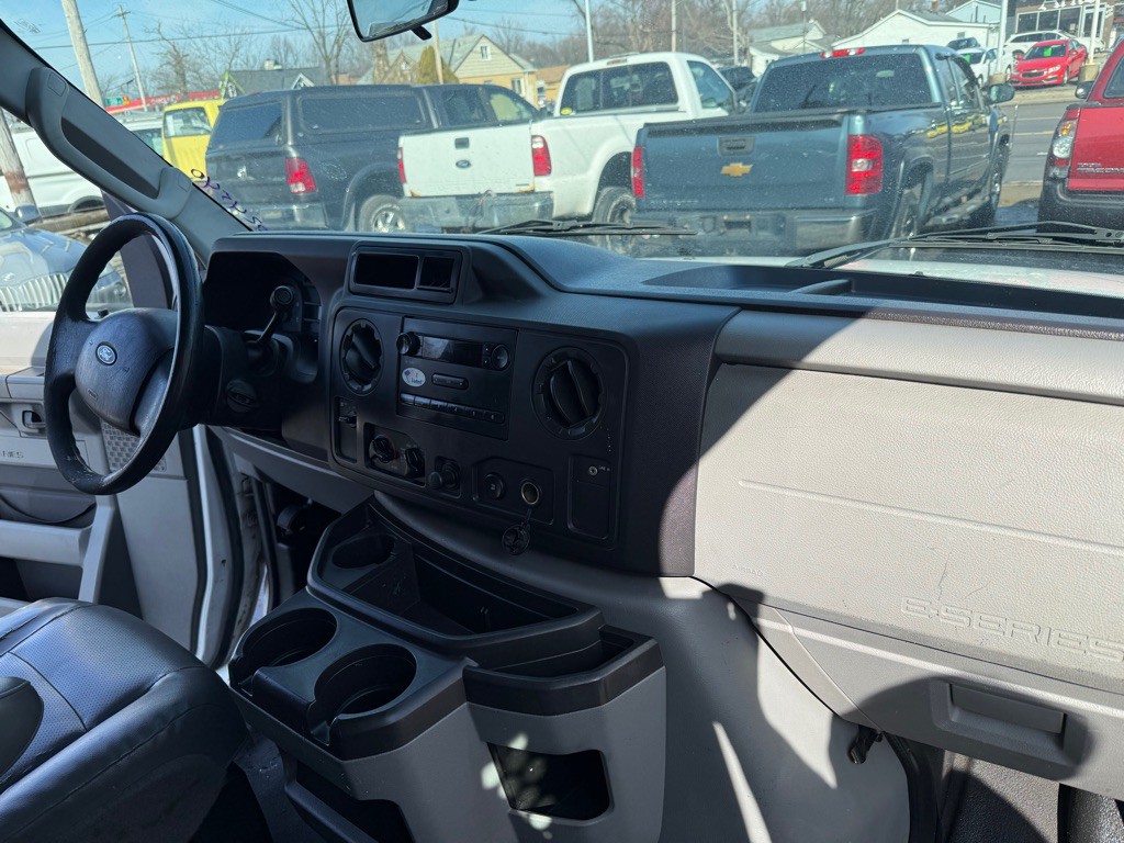 2012 Ford Econoline Image 13