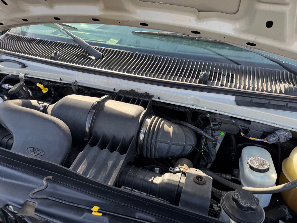 2012 Ford Econoline Image 20