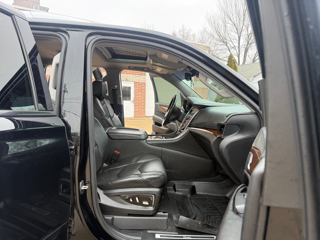 2020 Cadillac Escalade Image 11