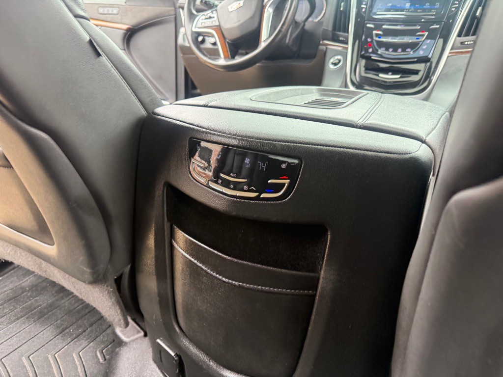 2020 Cadillac Escalade Image 21