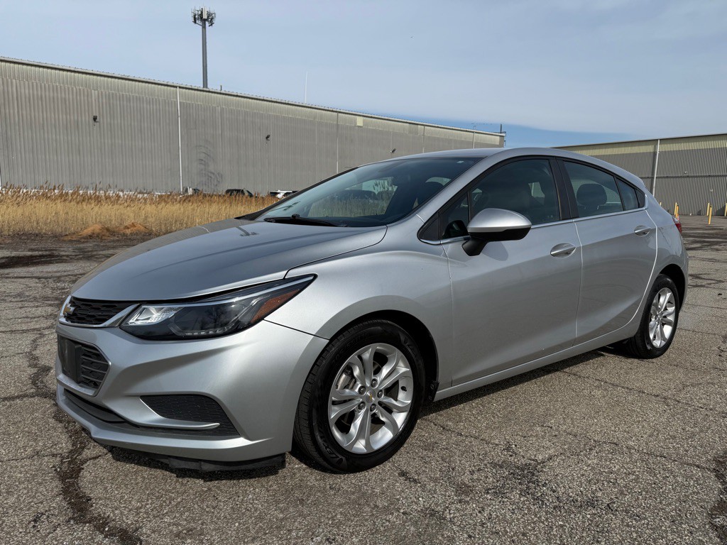 2019 Chevrolet Cruze Image 1