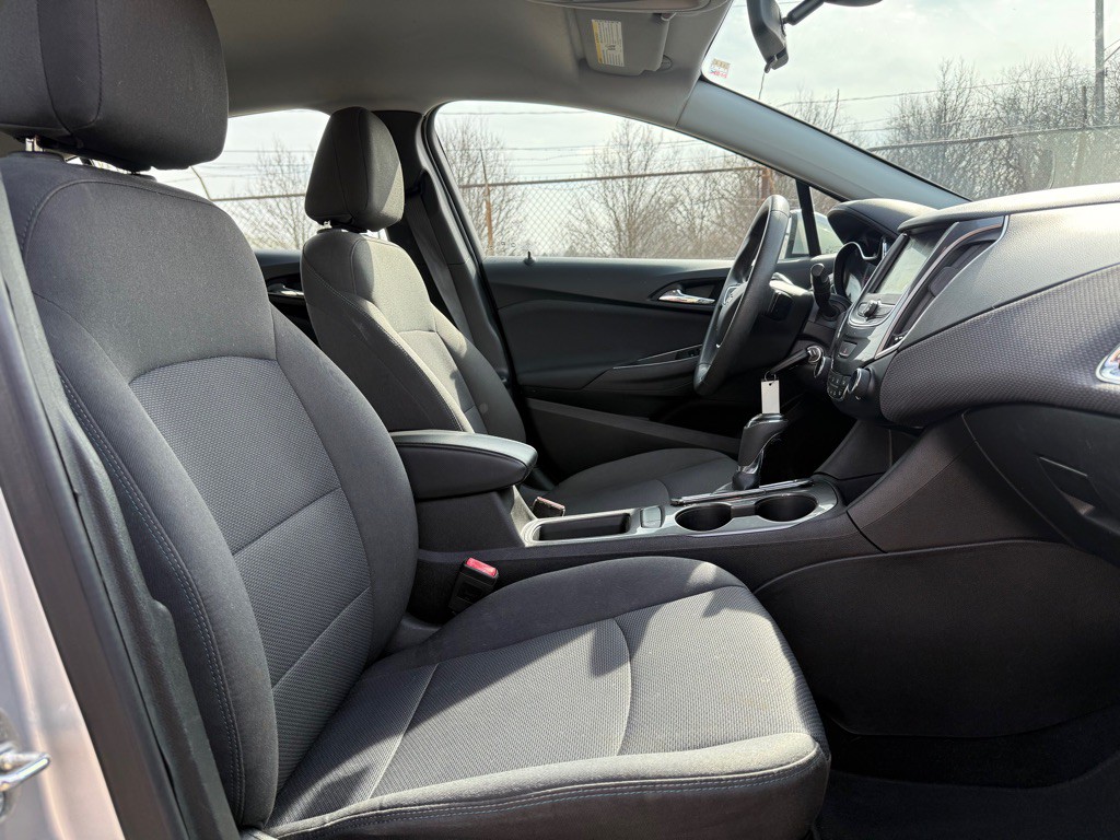 2019 Chevrolet Cruze Image 11