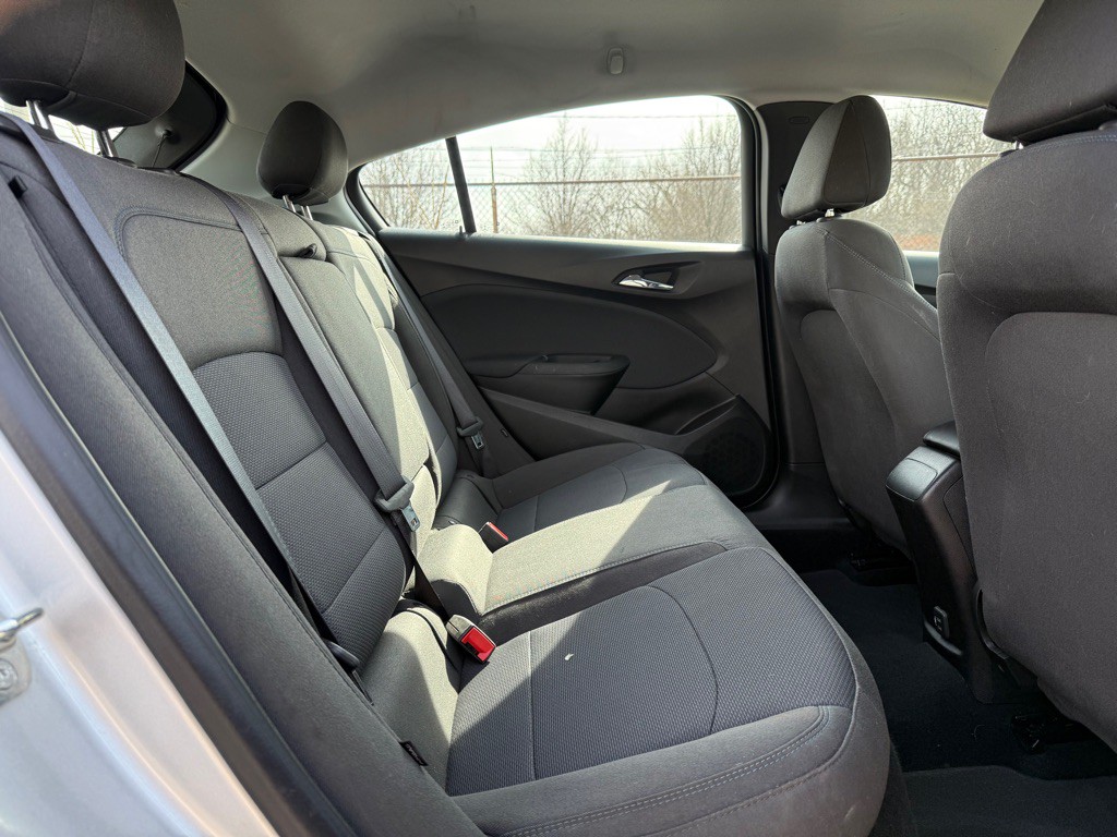 2019 Chevrolet Cruze Image 12