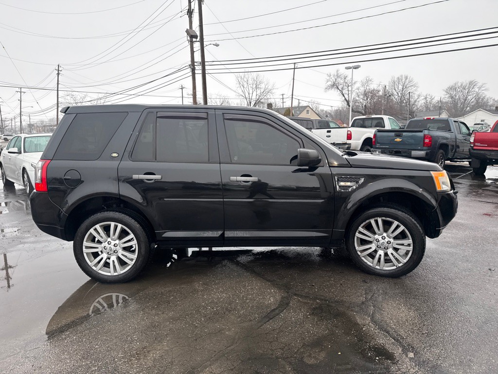 2010 Land Rover LR2 Image 4