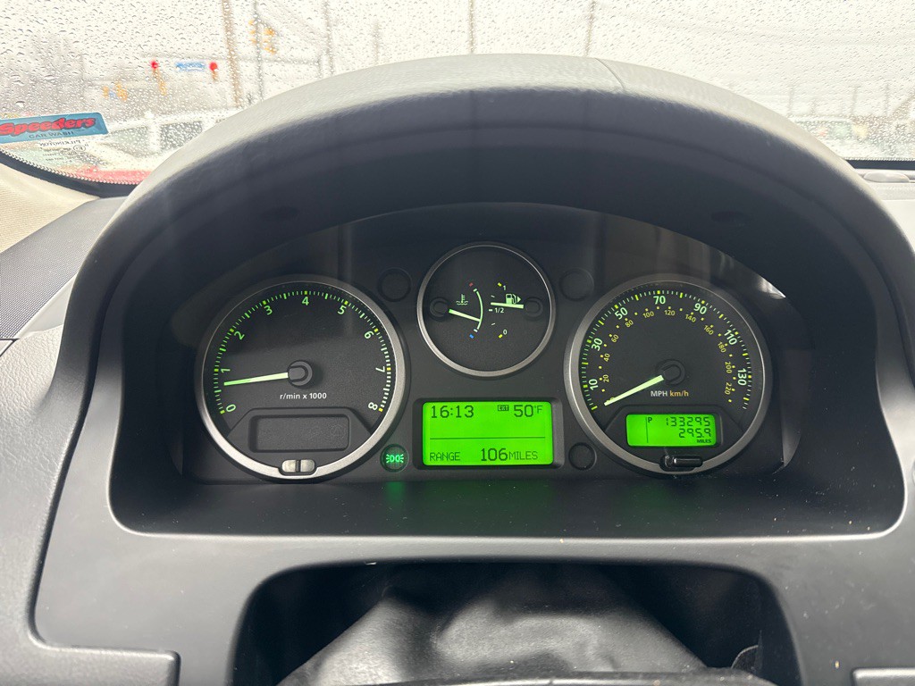 2010 Land Rover LR2 Image 14